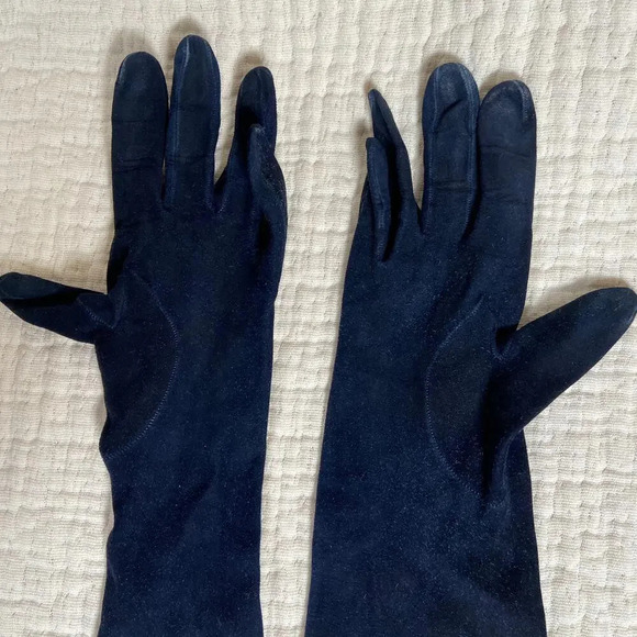 Vintage KORET‎ Calf Suede Clamshell Purse  w Accessories - Picture 12 of 15